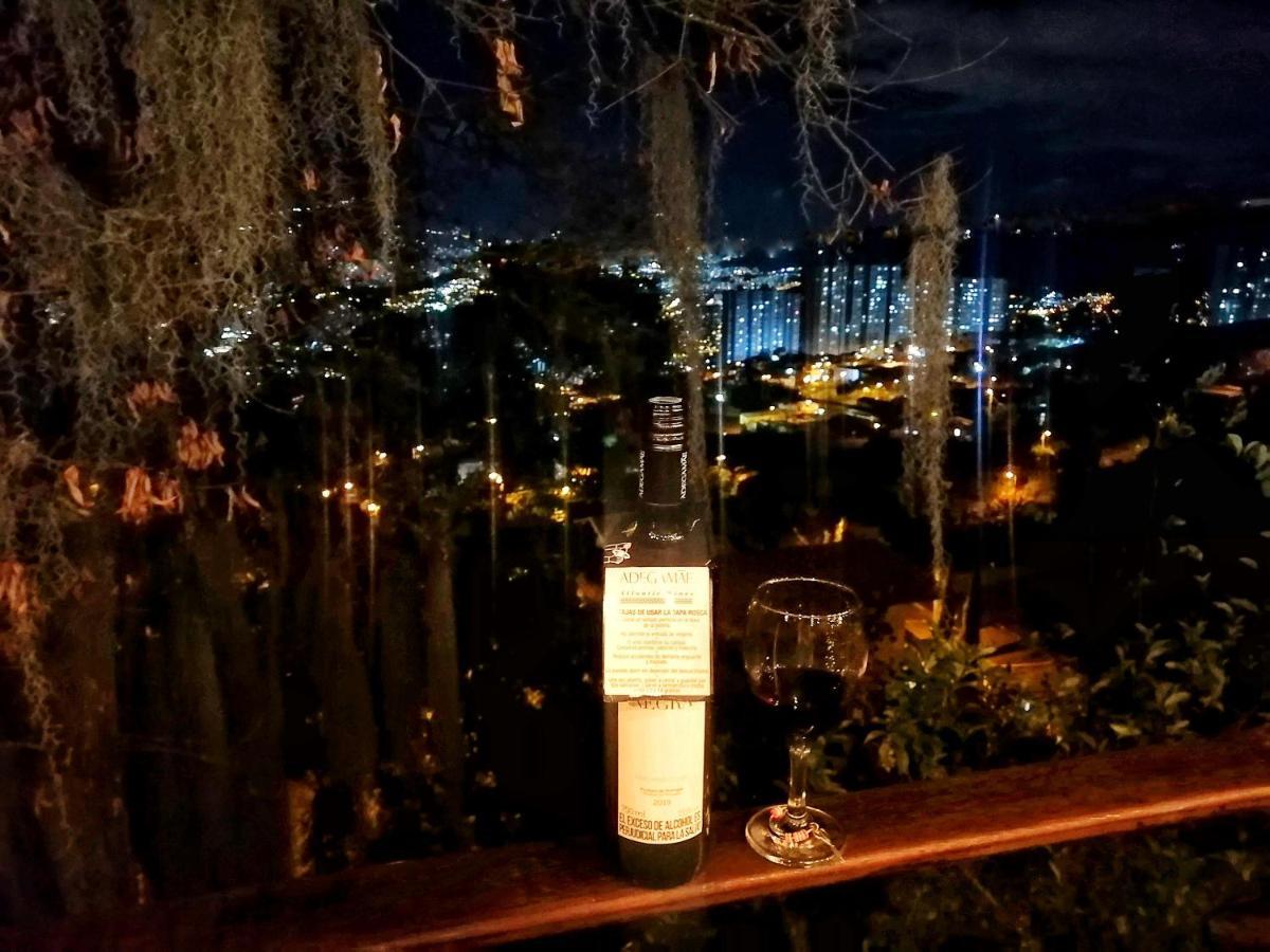 Eco Hostal Casa La Juana Bed & Breakfast Medellín Exterior foto